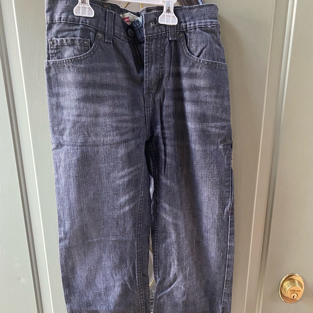 Boys Levi’s jeans. Dark gray color. Straight leg. Size 16 reg.